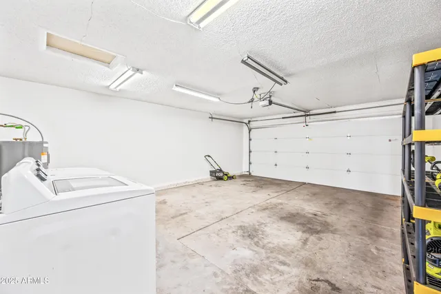 $2,000 | 3060 East John Cabot Road, Phoenix, AZ 85032