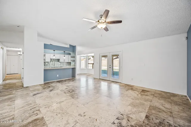 $2,000 | 3060 East John Cabot Road, Phoenix, AZ 85032