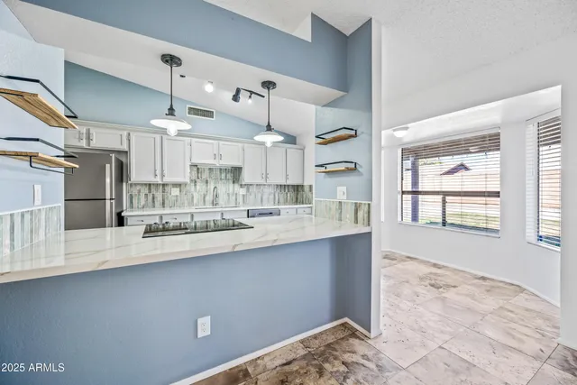 $2,000 | 3060 East John Cabot Road, Phoenix, AZ 85032