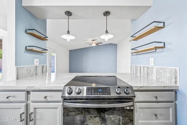 $2,000 | 3060 East John Cabot Road, Phoenix, AZ 85032