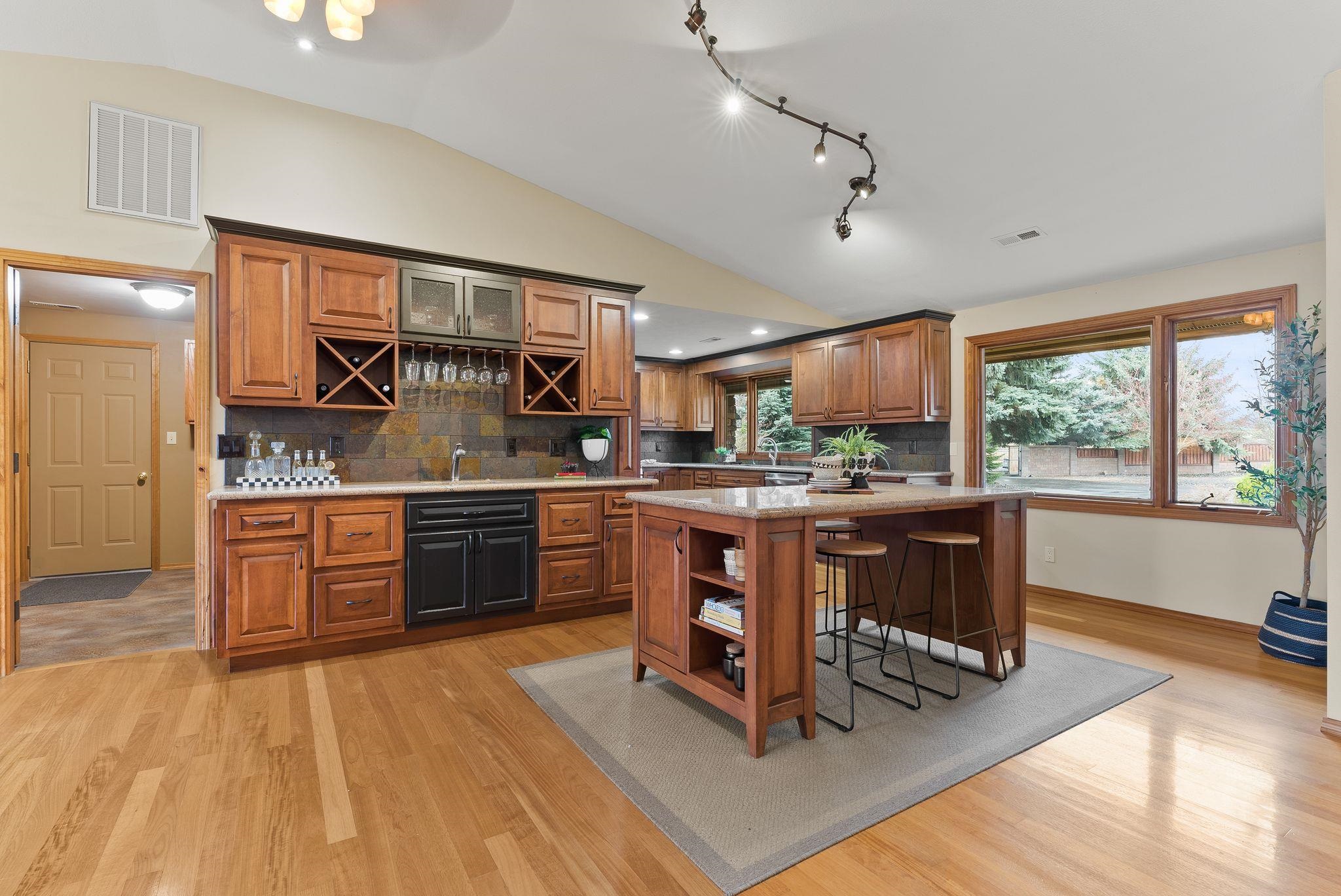 3010 West Hawthorne Road Spokane, WA 99208 - Photo 12 of 50 Gallery Image 12
