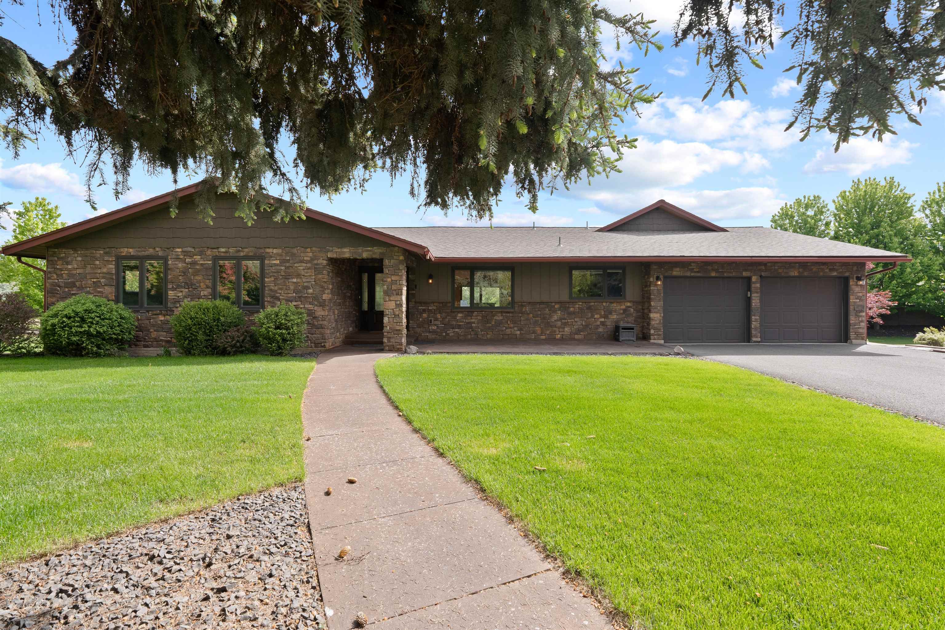 3010 West Hawthorne Road Spokane, WA 99208 - Photo 2 of 50 Gallery Image 2