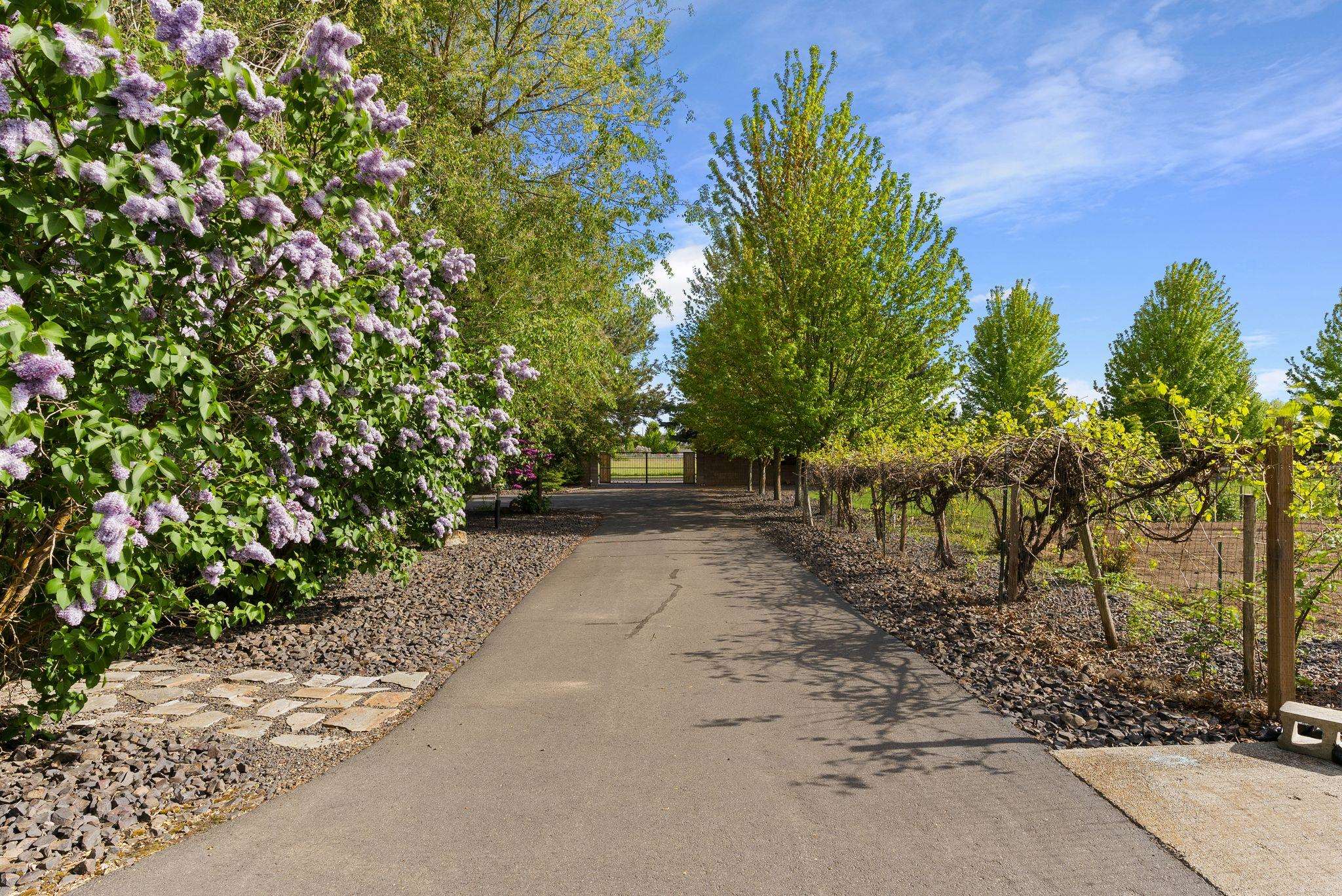 3010 West Hawthorne Road Spokane, WA 99208 - Photo 5 of 50 Gallery Image 5