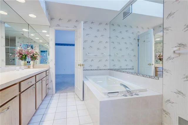 $489,900 | 2 Dartmouth Court, Pittsford, NY 14534