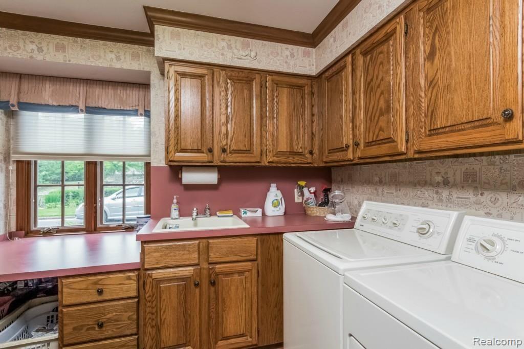 355 Olivewood Court Rochester, MI 48306 - Photo 24 of 61 024-Laundry_Room-1835637-medium.jpg