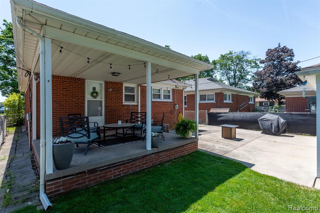 19036 Champaign Road Allen Park, MI 48101 - Photo 34 of 38 Gallery Image 34
