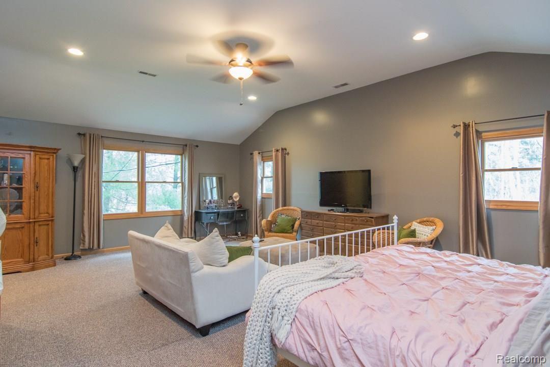 13550 Farm Road Belleville, MI 48111 - Photo 32 of 54 DSC_0945.jpg