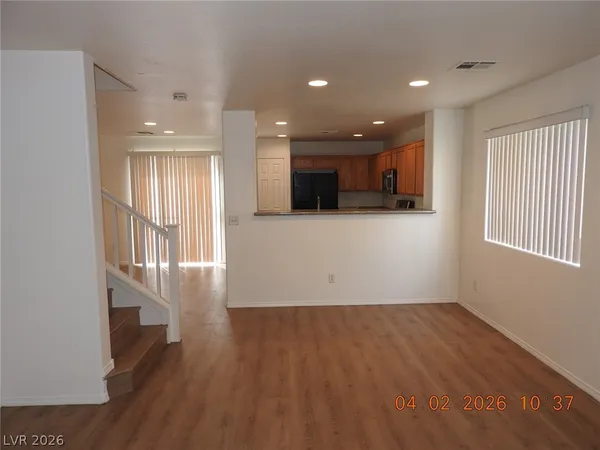 $2,100 | 906 Valetta Flat Avenue, Las Vegas, NV 89183