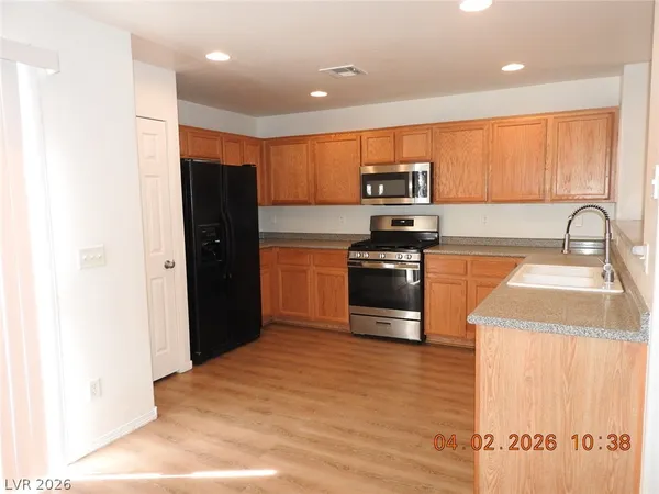 $2,100 | 906 Valetta Flat Avenue, Las Vegas, NV 89183