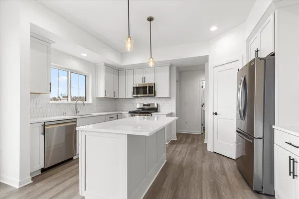 $643,900 | 584 Twin Creeks Drive, Oconomowoc, WI 53066