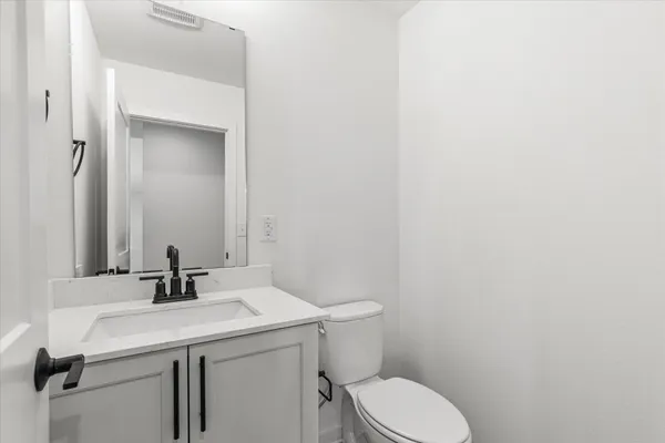 $643,900 | 584 Twin Creeks Drive, Oconomowoc, WI 53066