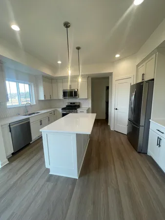 $643,900 | 584 Twin Creeks Drive, Oconomowoc, WI 53066