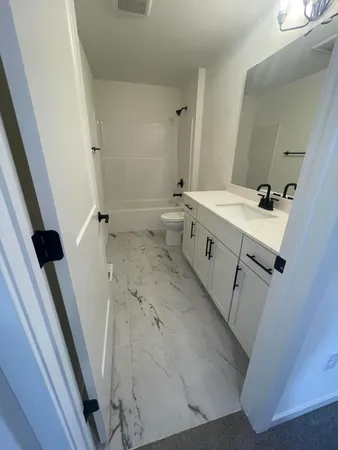 $643,900 | 584 Twin Creeks Drive, Oconomowoc, WI 53066