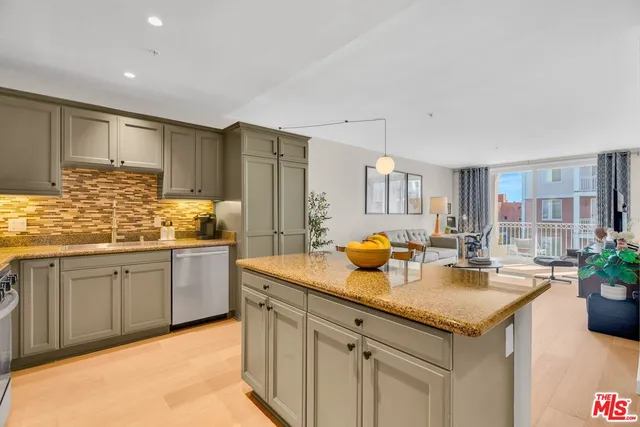 $469,000 | 3740 Santa Rosalia Drive, Unit 302, Los Angeles, CA 90008