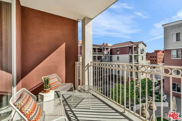 $469,000 | 3740 Santa Rosalia Drive, Unit 302, Los Angeles, CA 90008