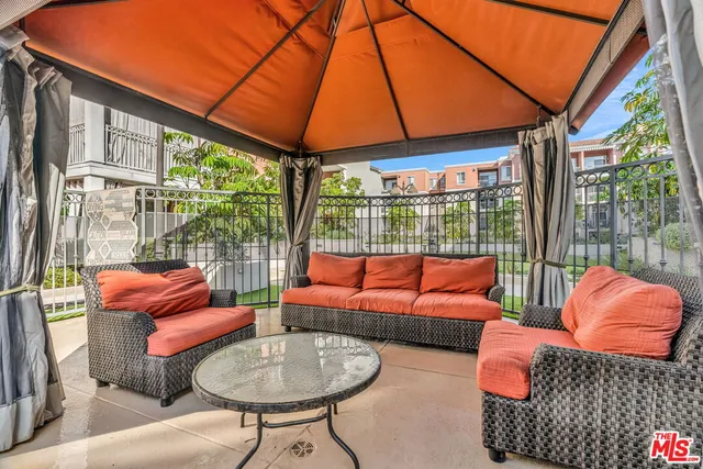 $469,000 | 3740 Santa Rosalia Drive, Unit 302, Los Angeles, CA 90008
