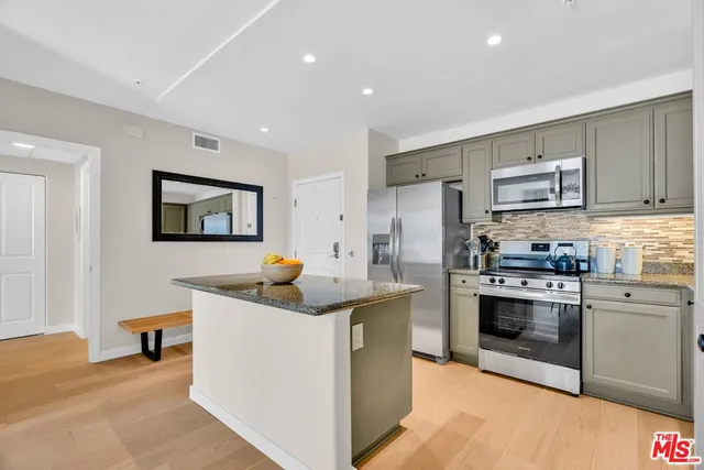 $469,000 | 3740 Santa Rosalia Drive, Unit 302, Los Angeles, CA 90008