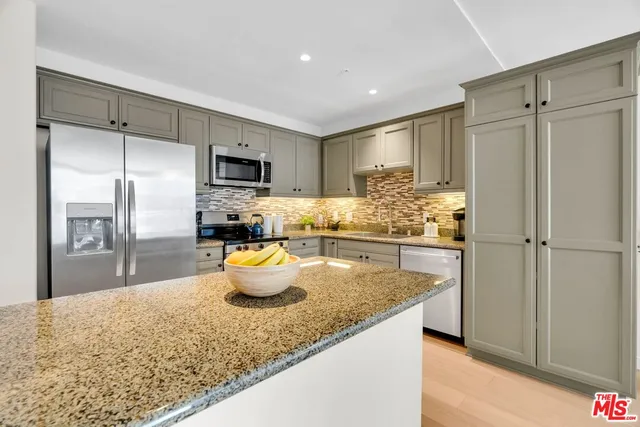 $469,000 | 3740 Santa Rosalia Drive, Unit 302, Los Angeles, CA 90008