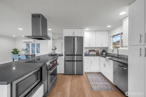 $1,025,000 | 3203 35th Avenue South, Seattle, WA 98144
