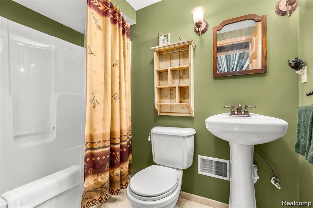 10099 Roberts Road Gregory, MI 48137 - Photo 32 of 59