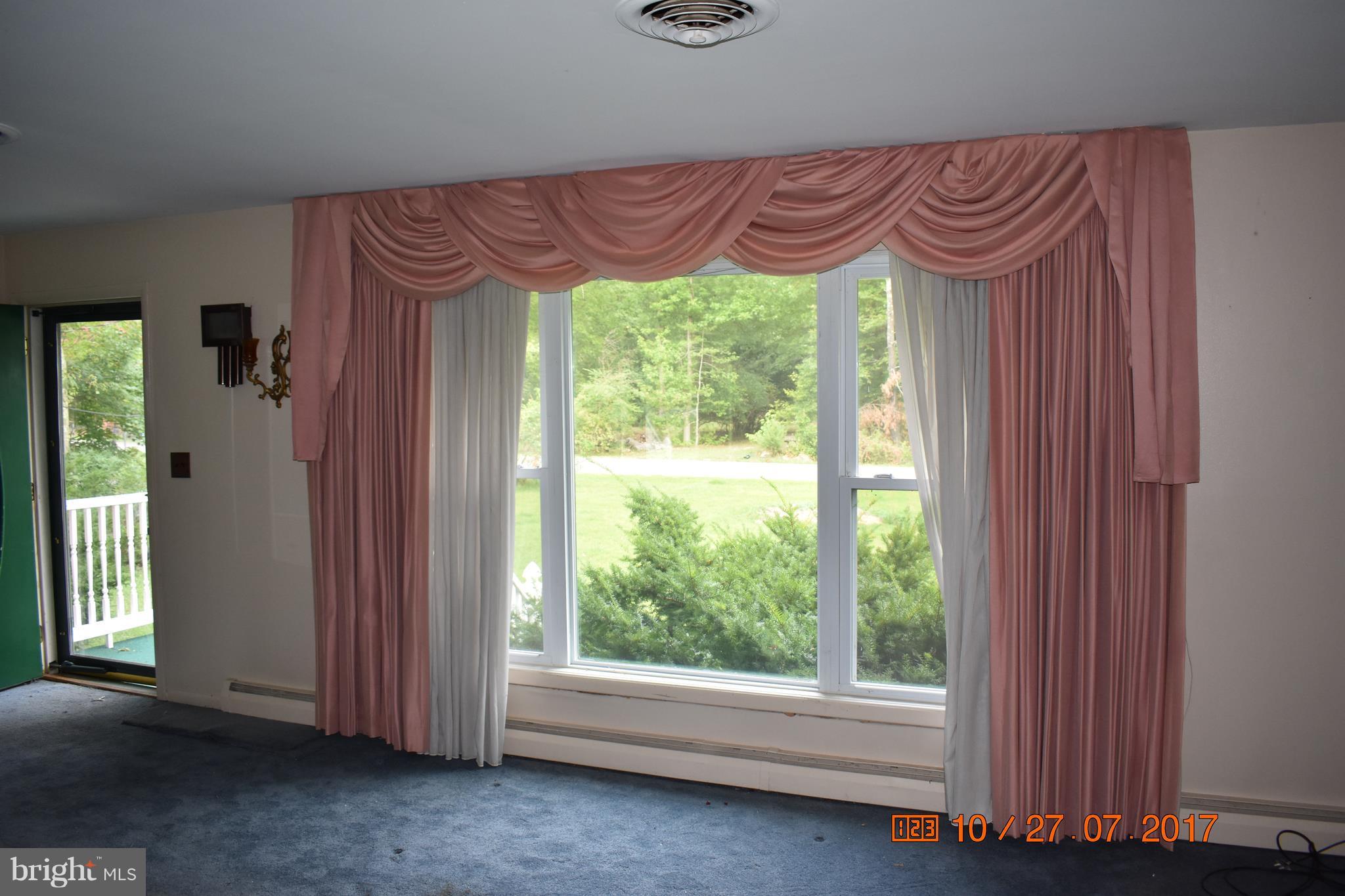 16704 Huron Street Accokeek, MD 20607 - Photo 16 of 16 Living Room