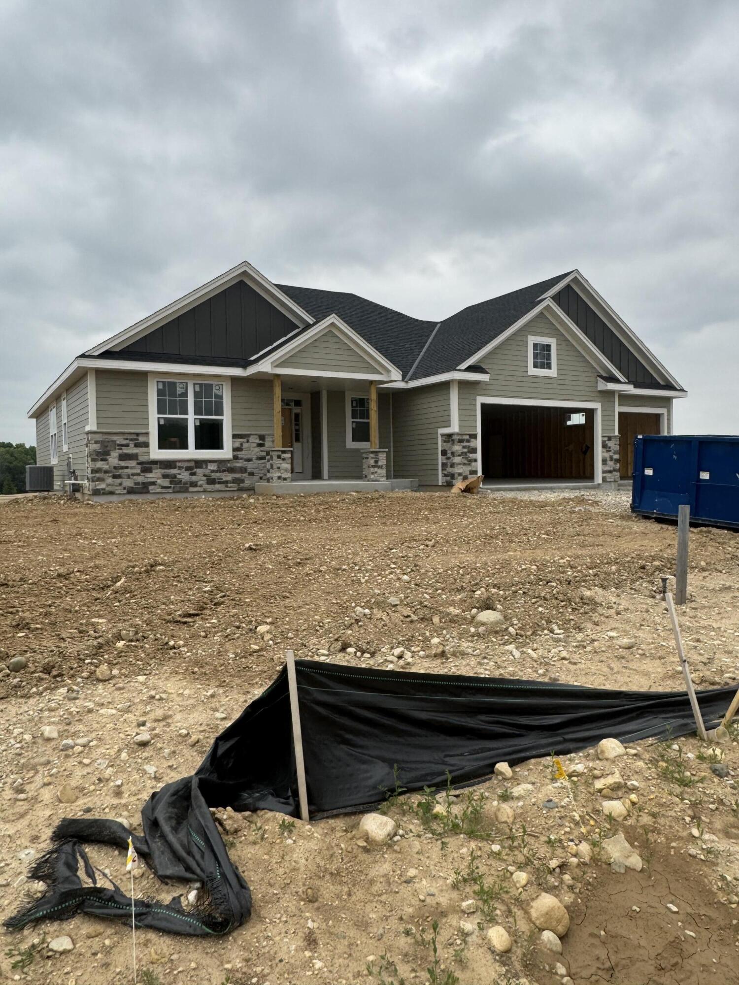 456 Sandstone Street Slinger, WI 53086 - Photo 2 of 19 IMG_9887