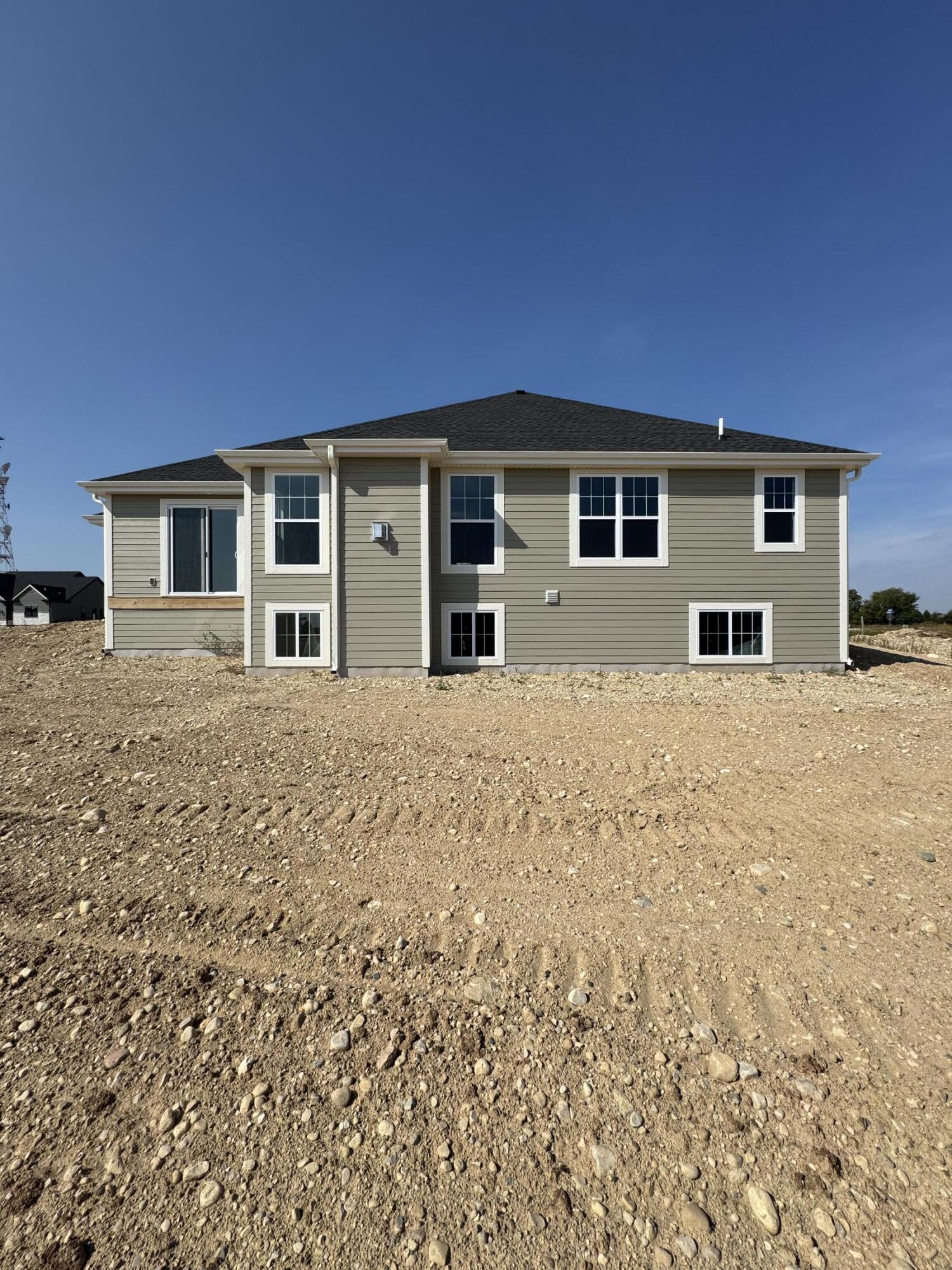 456 Sandstone Street Slinger, WI 53086 - Photo 4 of 19 IMG_1638