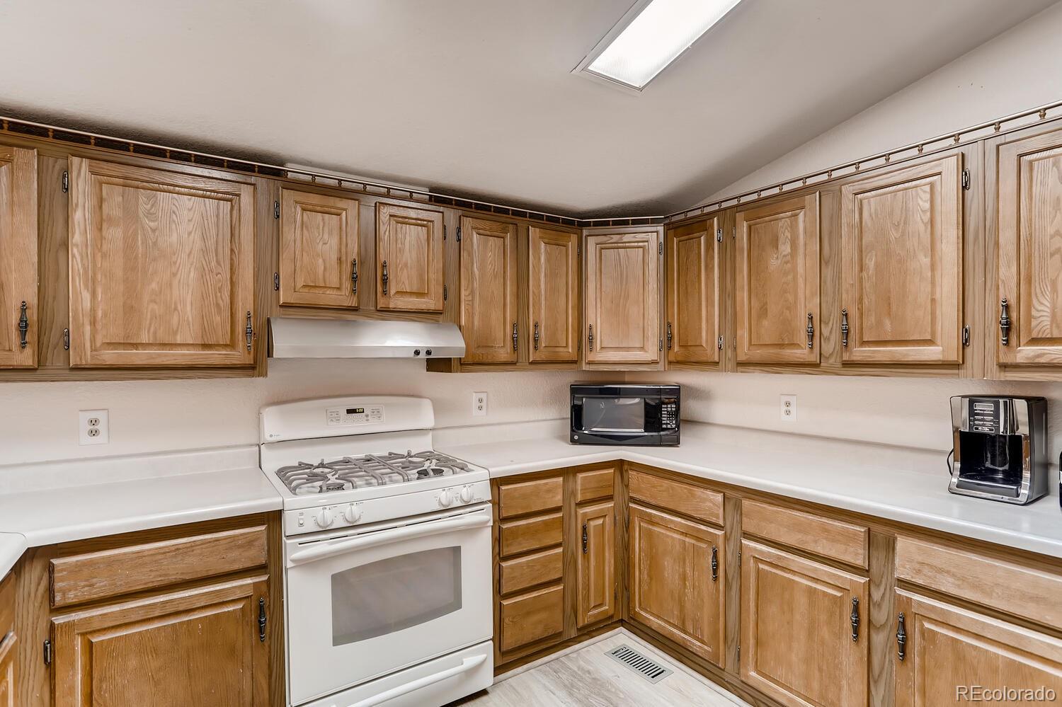 1152 South Manila Road Bennett, CO 80102 - Photo 10 of 29 Gallery Image 10