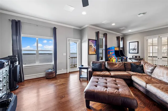 a house view with a outdoor space