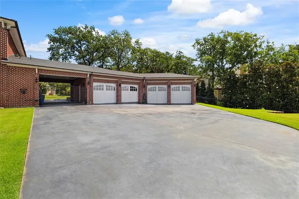 a view of a garage with sitting area