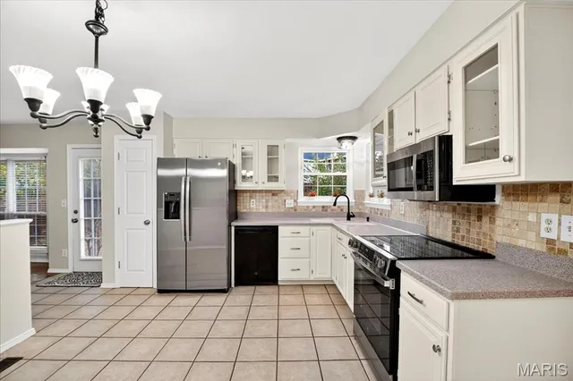 $395,000 | 2705 Bluff Creek Court, St. Louis, MO 63129