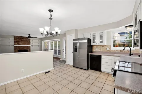 $395,000 | 2705 Bluff Creek Court, St. Louis, MO 63129