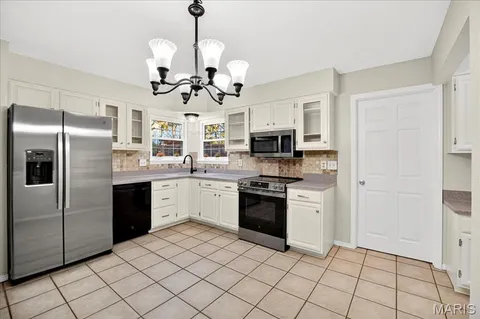 $395,000 | 2705 Bluff Creek Court, St. Louis, MO 63129