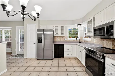 $395,000 | 2705 Bluff Creek Court, St. Louis, MO 63129