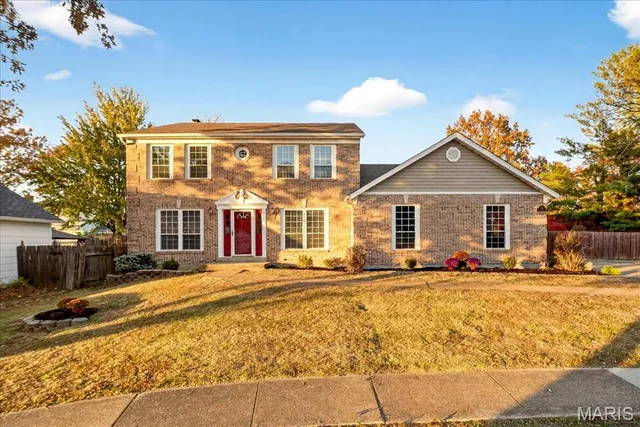 $395,000 | 2705 Bluff Creek Court, St. Louis, MO 63129