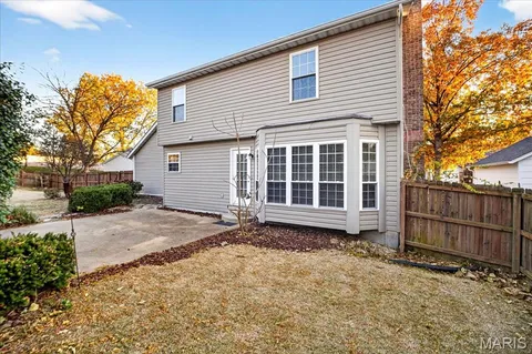 $395,000 | 2705 Bluff Creek Court, St. Louis, MO 63129