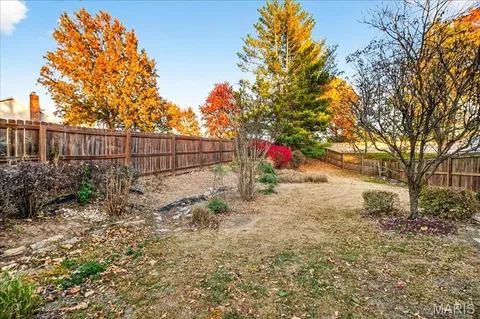 $395,000 | 2705 Bluff Creek Court, St. Louis, MO 63129