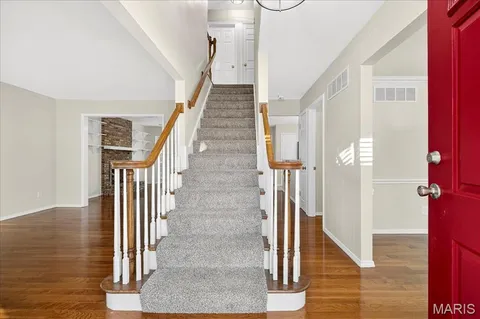 $395,000 | 2705 Bluff Creek Court, St. Louis, MO 63129