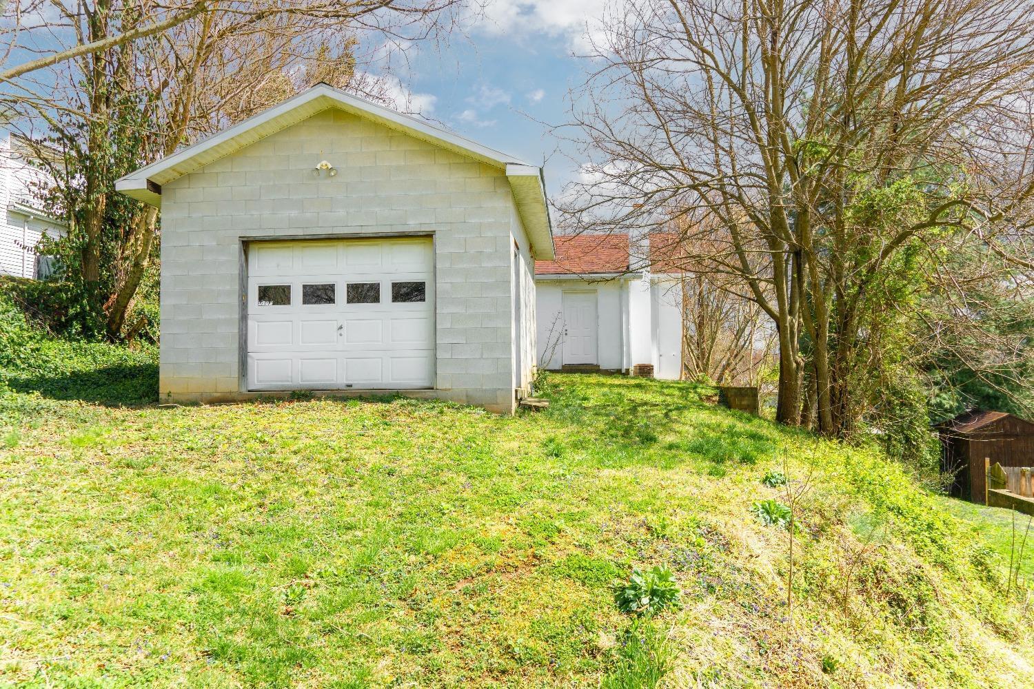 607 Jack Roush Way Manchester, OH 45144 - Photo 7 of 27 Gallery Image 7
