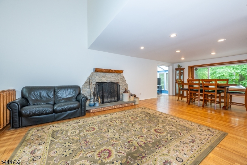 89 Moraine Road Morris Plains, NJ 07950 - Photo 8 of 48