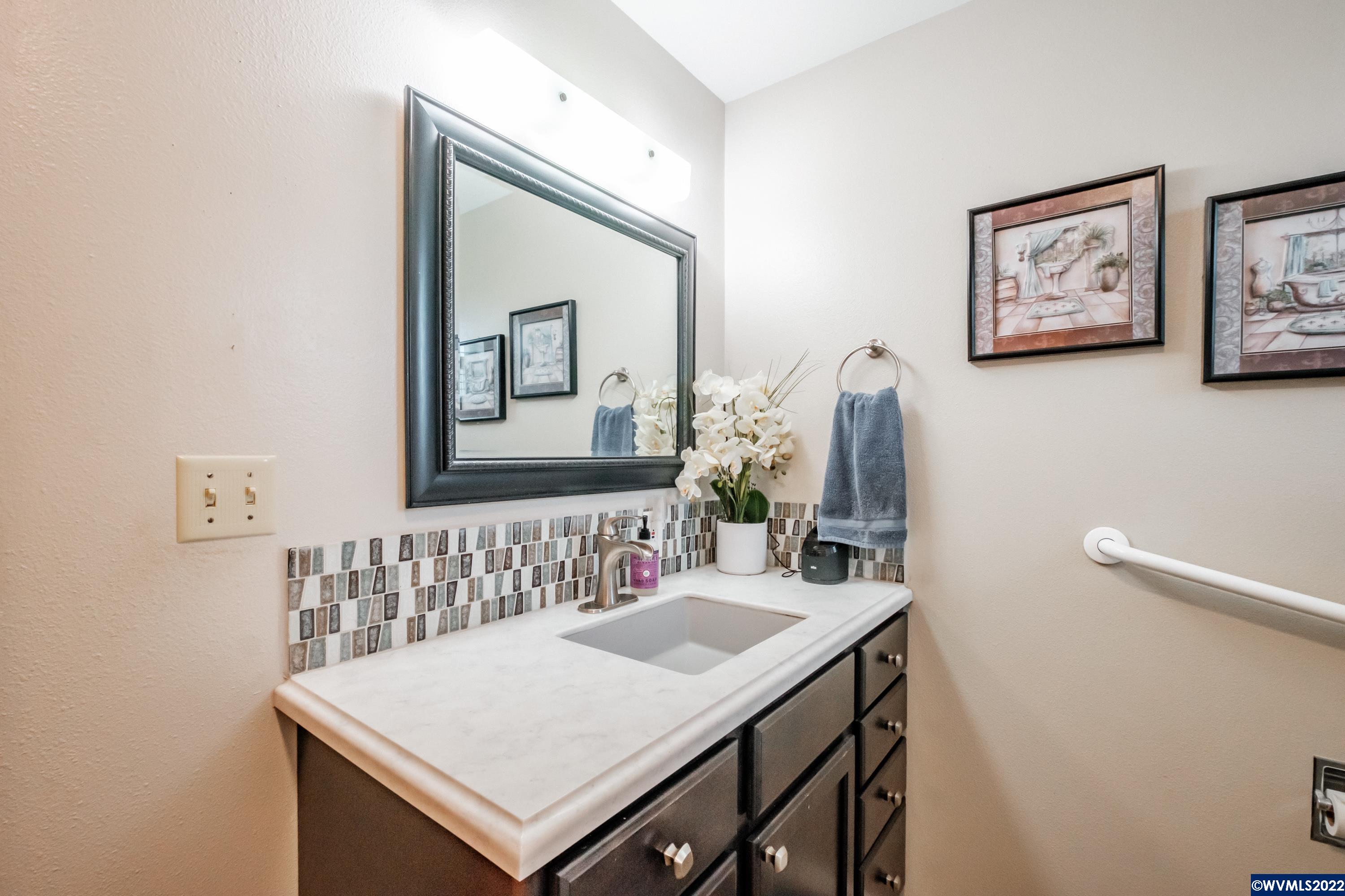 2697 Stoltz Hill Road Lebanon, OR 97355 - Photo 16 of 37 Gallery Image 16