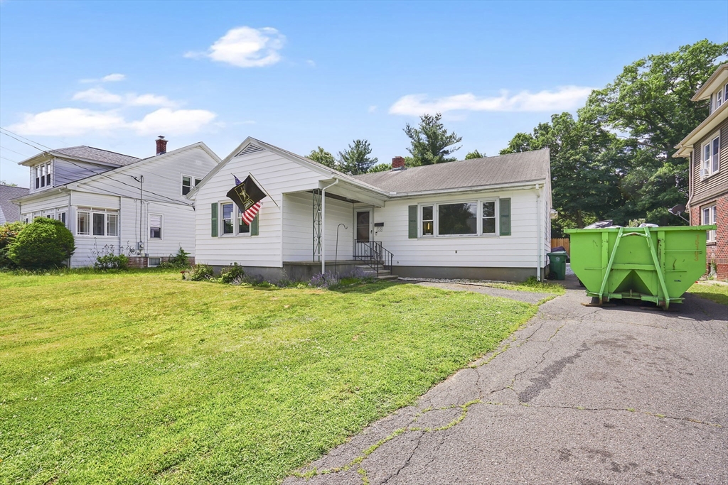53 Ellerton Street Chicopee, MA 01020 - Photo 2 of 35