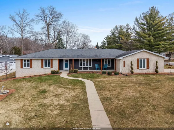 $444,900 | 2031 Parkwood Court, Green Bay, WI 54304