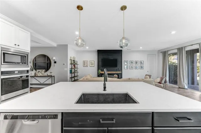 $459,999 | 5905 Silver Sun Drive, Apollo Beach, FL 33572