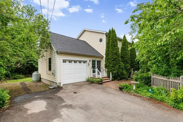 $888,800 | 1 C Pigeon Hill Court, Unit C, Rockport, MA 01966