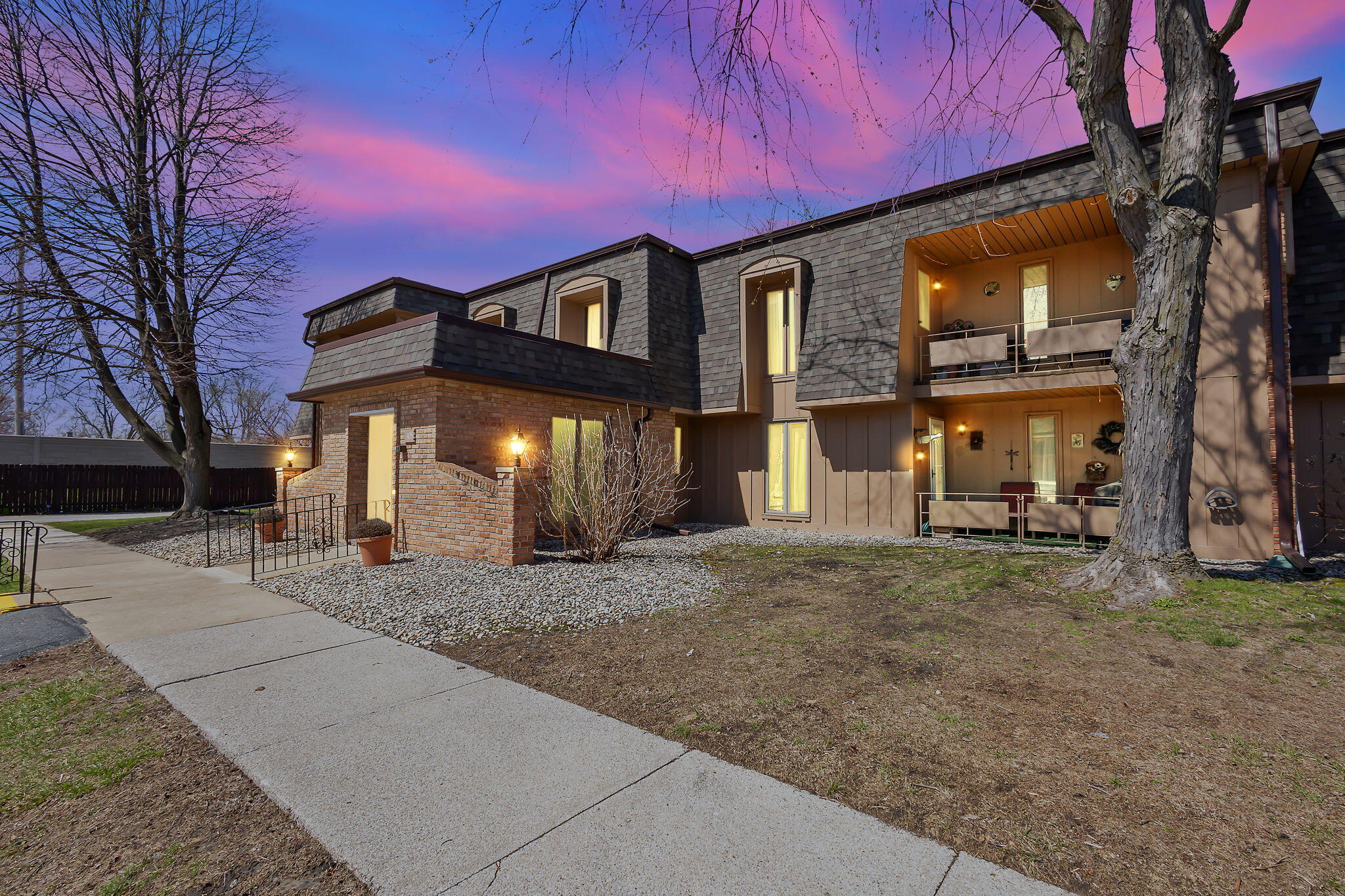 405 Old Stone Road, Unit 6 Munster, IN 46321 - Photo 1 of 25 2048x1365
