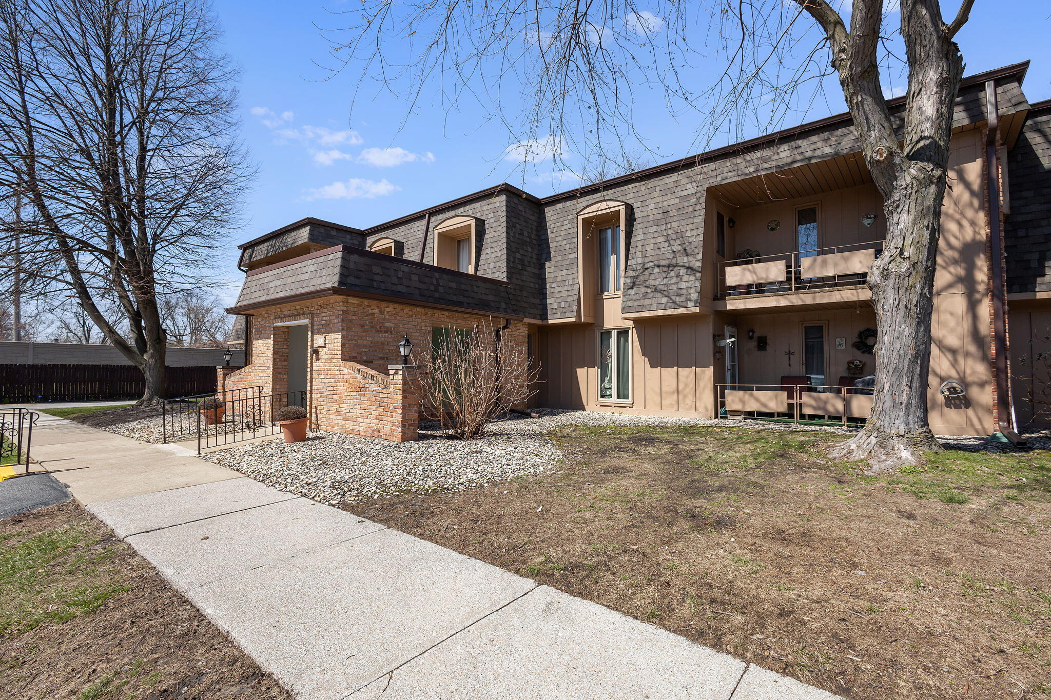 405 Old Stone Road, Unit 6 Munster, IN 46321 - Photo 24 of 25 2048x1365