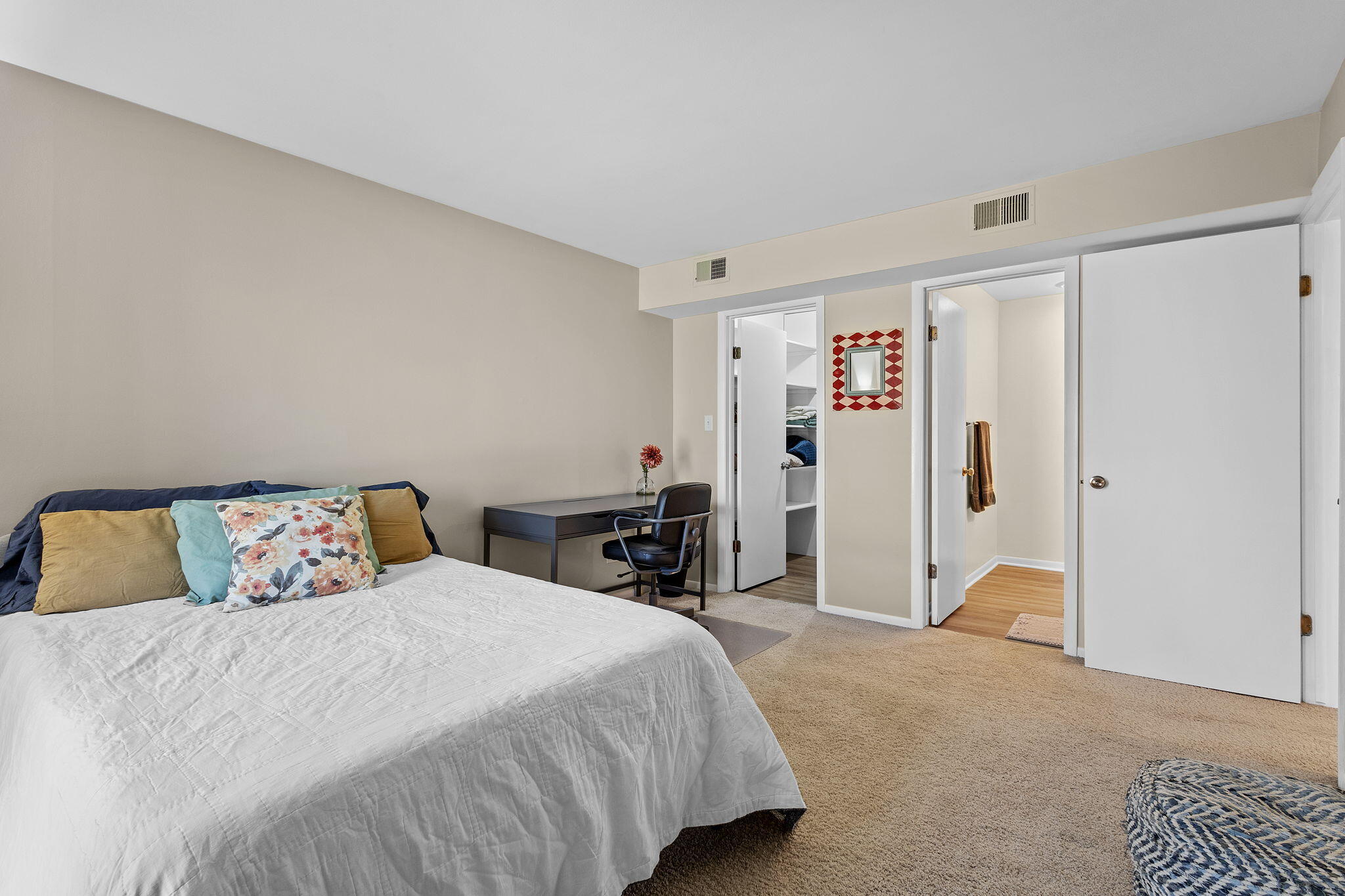 405 Old Stone Road, Unit 6 Munster, IN 46321 - Photo 10 of 25 2048x1365