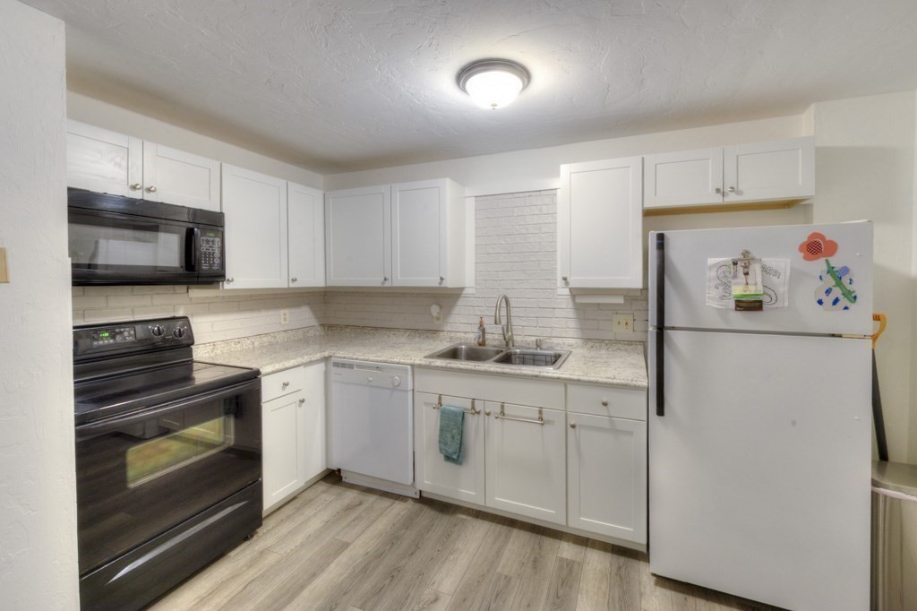 48 Gibbs Street, Unit 21B Worcester, MA 01607 - Photo 4 of 31