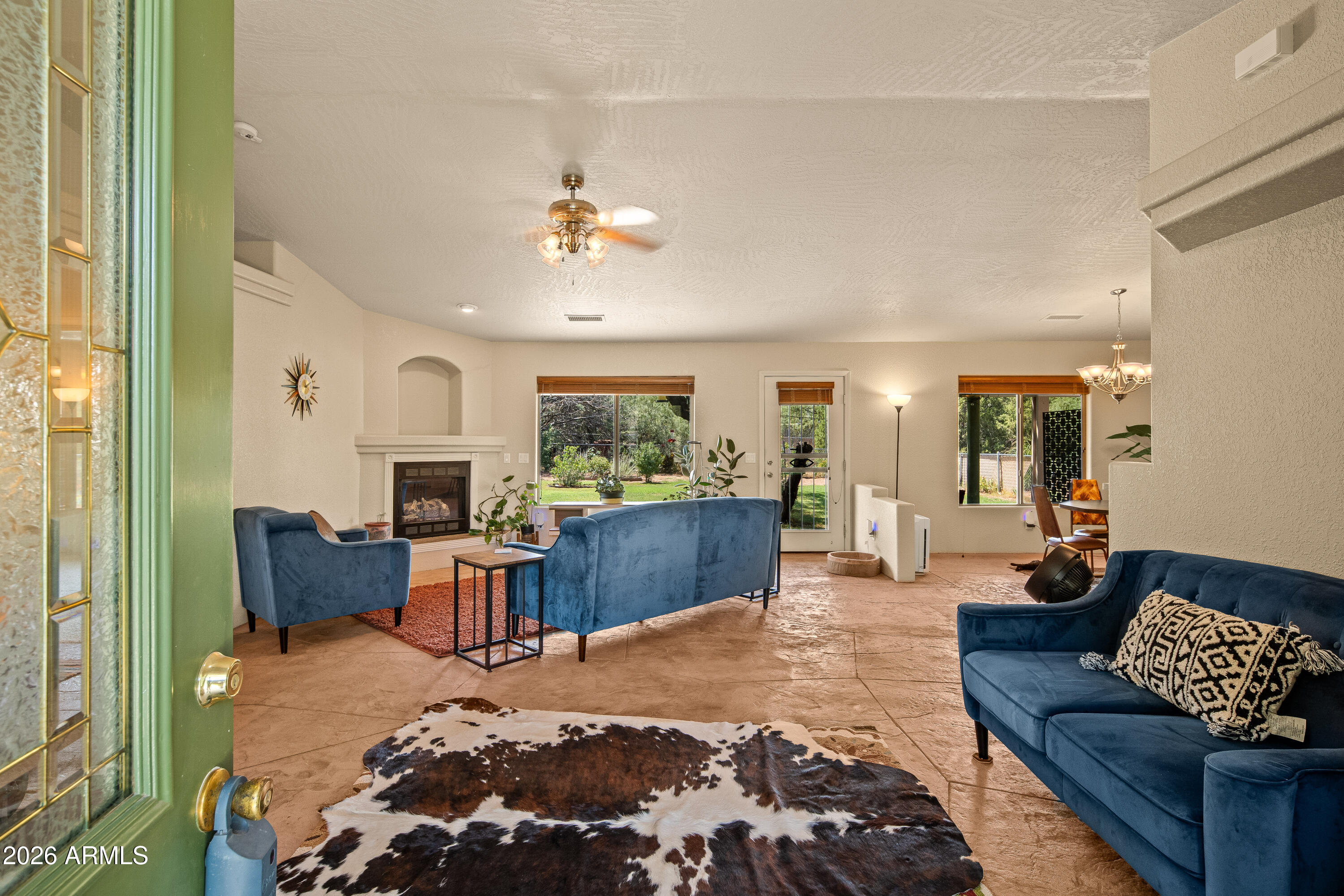 4975 East Geronimo Road Rimrock, AZ 86335 - Photo 17 of 41 Entry Way to Great Room